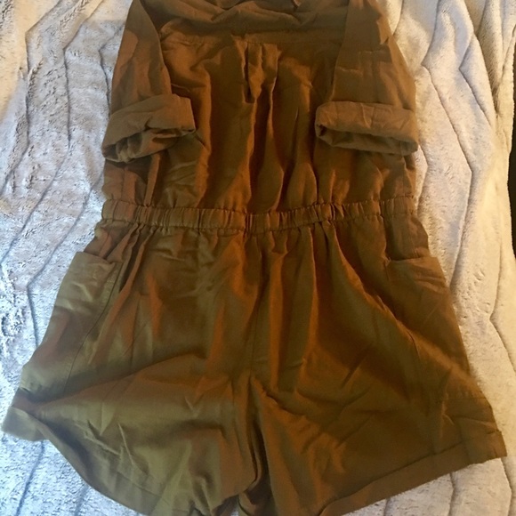 Olive green old navy romper - Picture 2 of 2